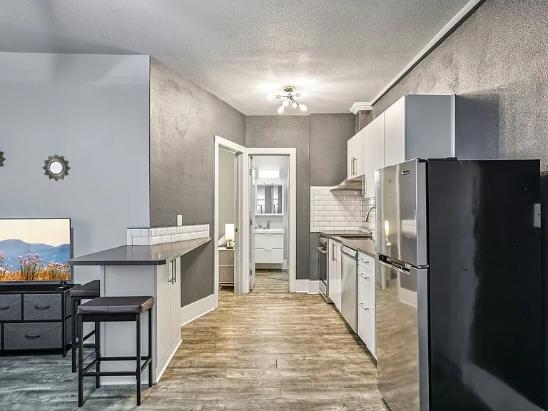 CENTER VIEW APARTMENTS- LIVE YOUR BEST LIFE HERE! — Photo 23