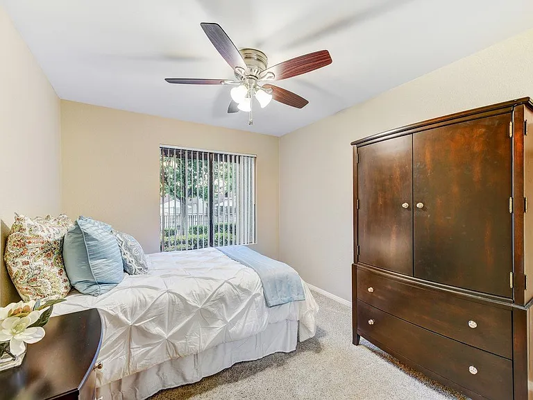 Santee Villas — Photo 18