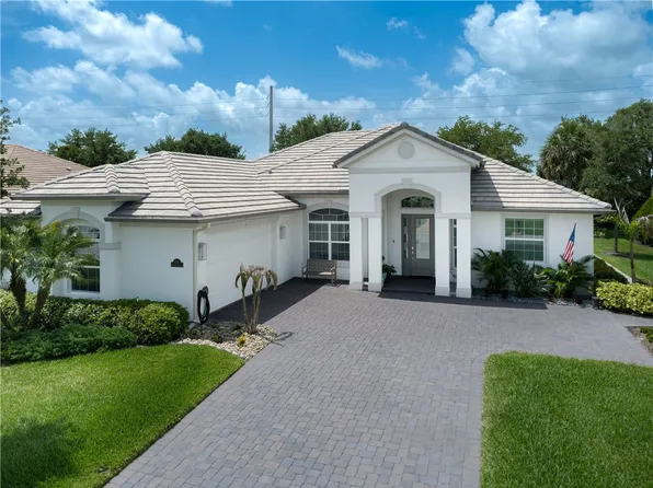 8245 Halbert Ln, Vero Beach, FL 32968