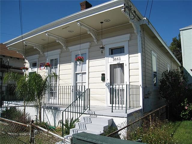 1st image of 3661 Annunciation St