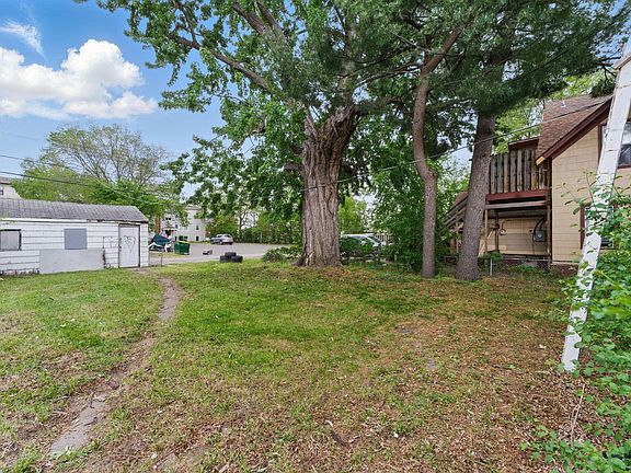 3rd image of 4642 Camden Ave N