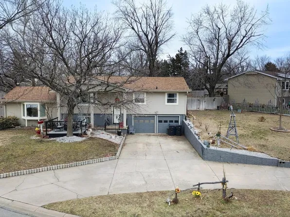 405 Brookside Dr, Newton, KS 67114