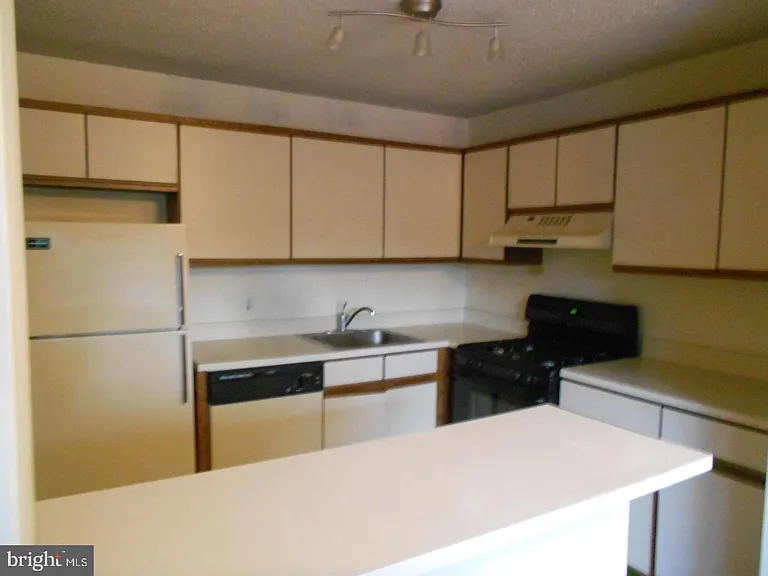 1030 E Lancaster Ave #112 — Photo 12