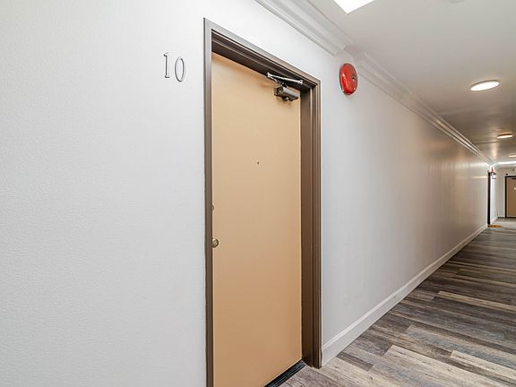 4th image of 10900 Blix St APT 10