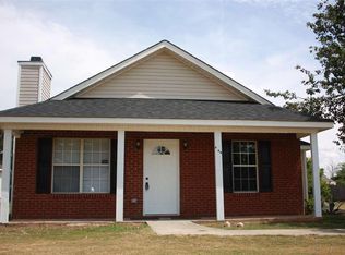 201 Chadwyck Cir, Bonaire, GA