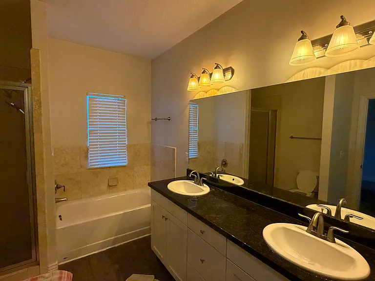 3885 S 1630 W — Photo 9