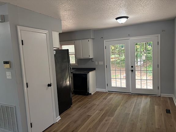 4th image of 839 Barringer Dr