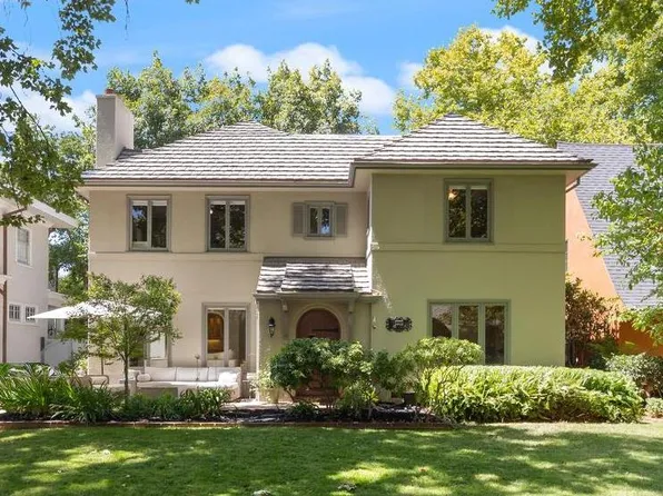 1332 40th St, Sacramento, CA 95819