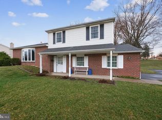 667 Lily Rd, Warminster, PA 18974