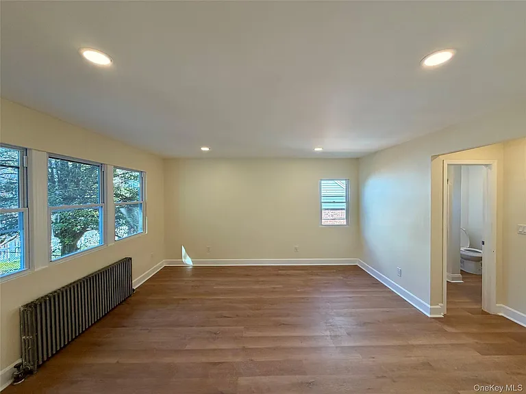 116 Alexander Ave — Photo 11
