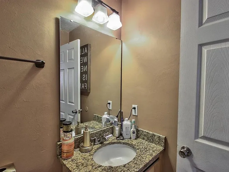 640 Eugenia St #204 — Photo 5