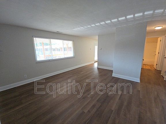 5th image of 204 N 10th St APT D