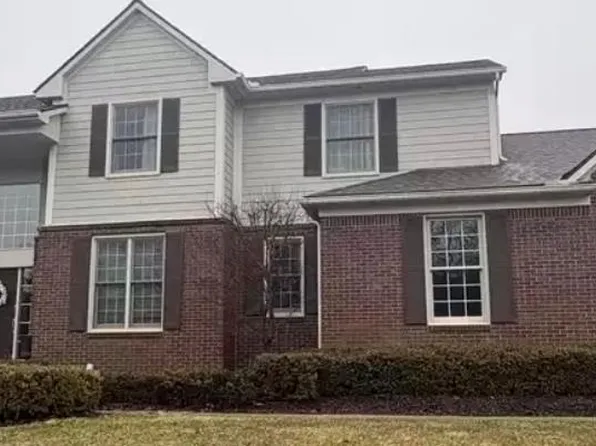 53534 Shoal Creek Rd, South Lyon, MI 48178