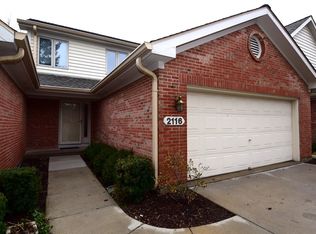 2116 Hallmark Ct, Wheaton, IL 60187