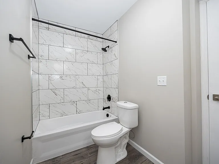 737 Franklin Ave #8 — Photo 7