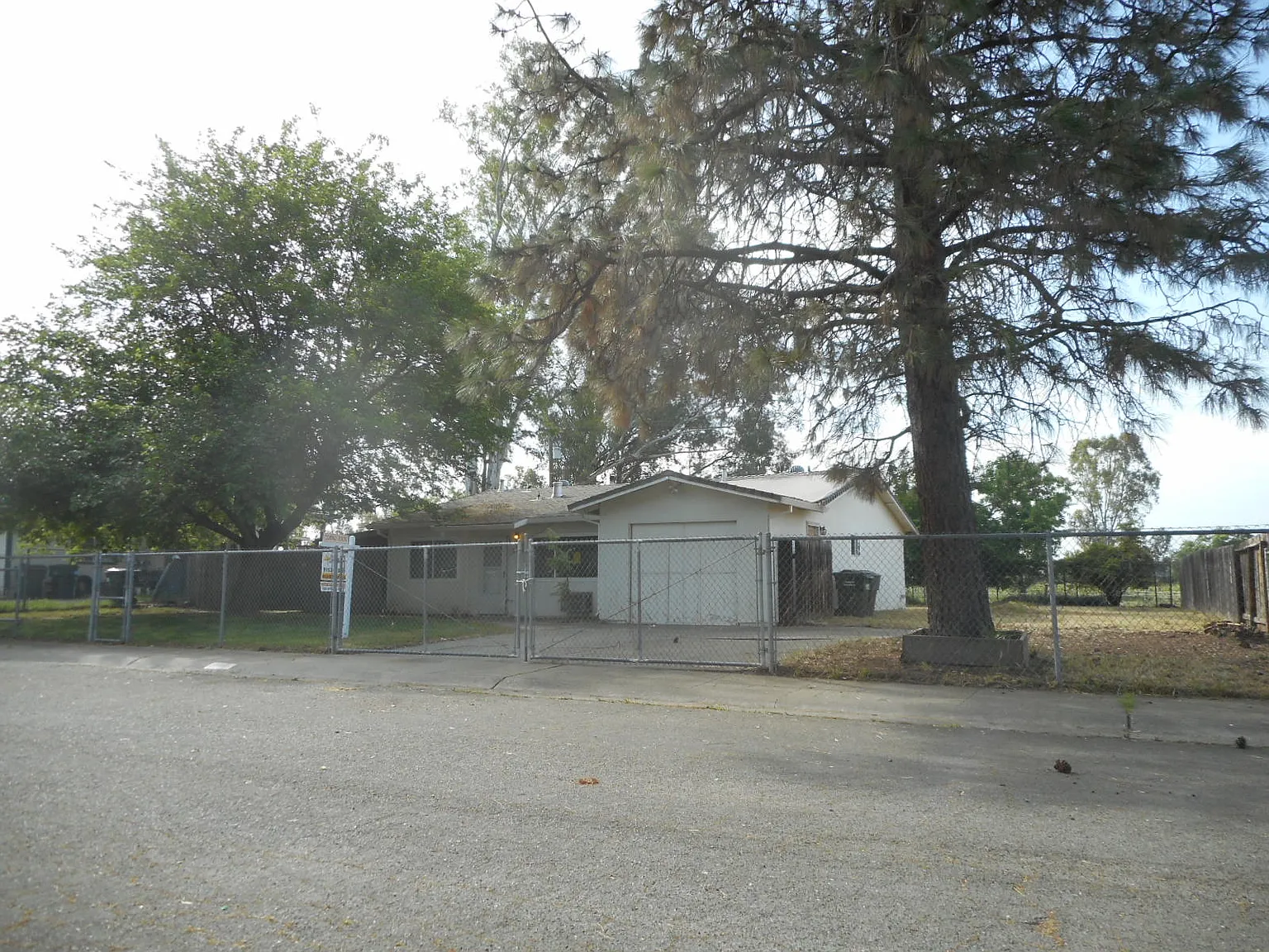 300 Savoy Ave photo 1