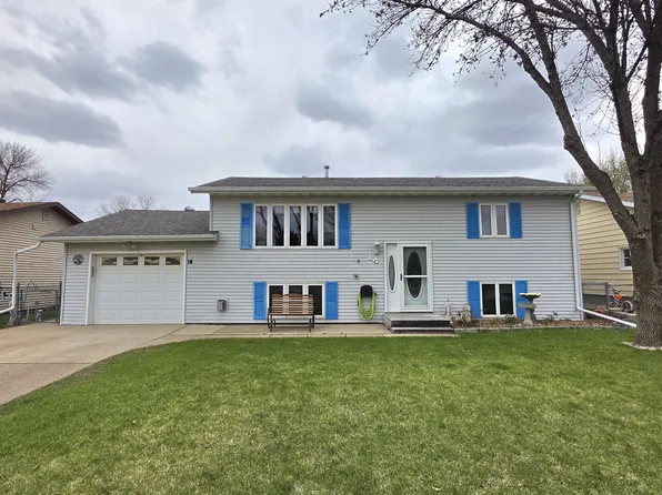 14 S Illinois St, Aberdeen City, SD 57401