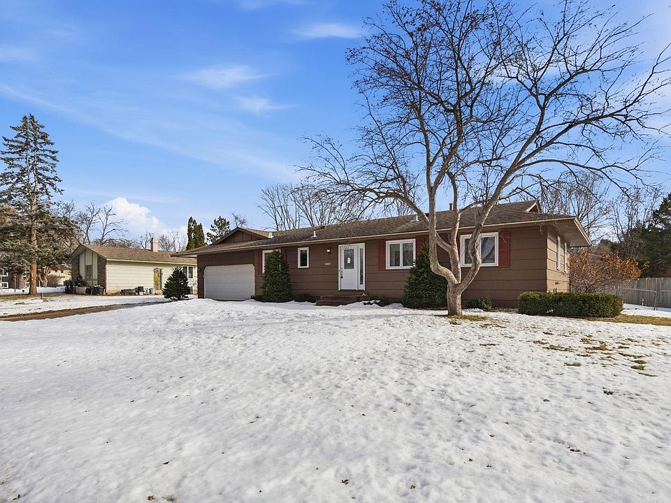 1st image of 16660 Garland Way W