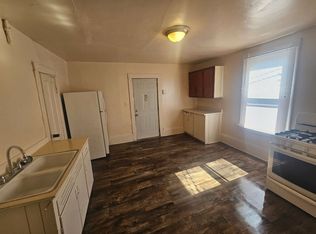 2662 S 9th St, Milwaukee, WI 53215