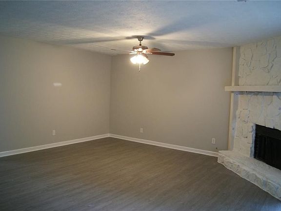 3rd image of 70 Parkmont Dr