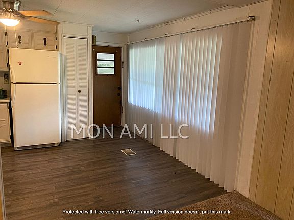 Dining/ kitchen area