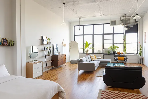 Rented by Outlive | media 3