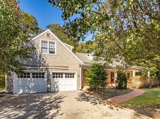 11 The Pkwy, Southampton, NY 11968