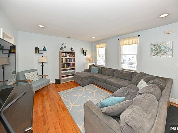 4th image of 34 Gordon St