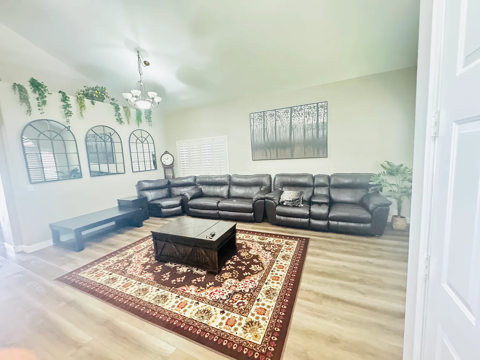 5 bed, 2933 sqft, $790 — Photo 4
