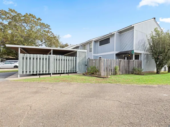 16 Phlox Dr, Lafayette, LA 70507