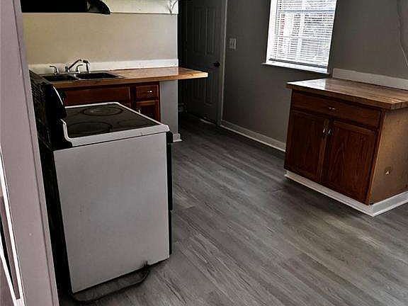 2nd image of 1600 Puryear Dr NW