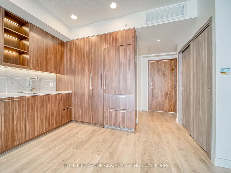 85 McMahon Dr #2809 — Photo 7