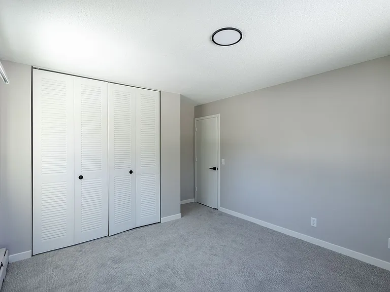 SkyHill Apartments — Photo 33