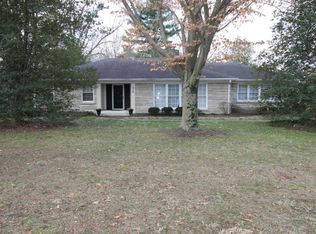 216 Blankenbaker Ln, Indian Hills, KY