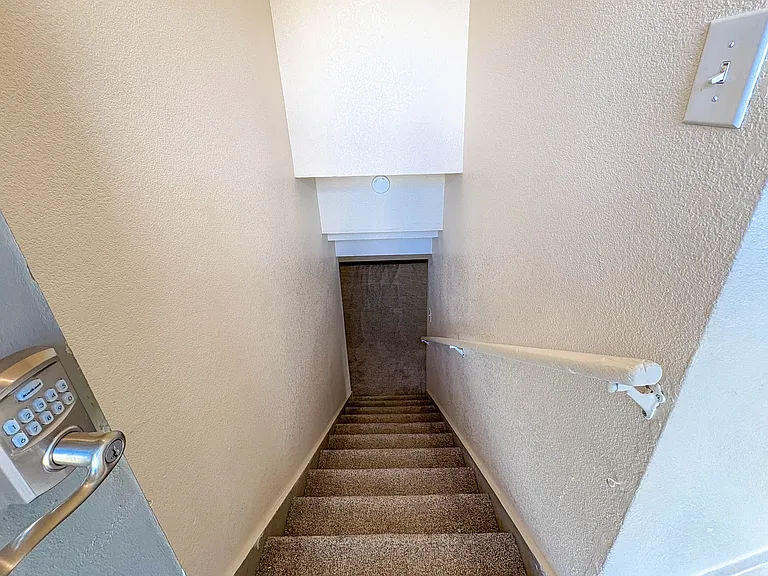 7086 Jennie Dr — Photo 12