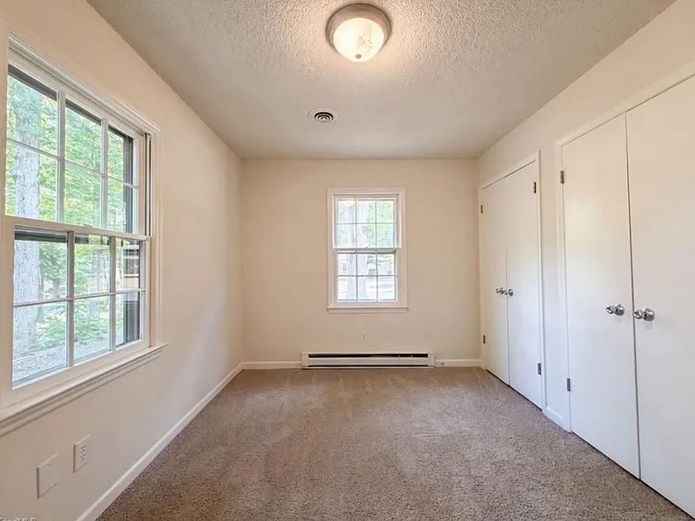 4708 Chaucer Dr — Photo 5