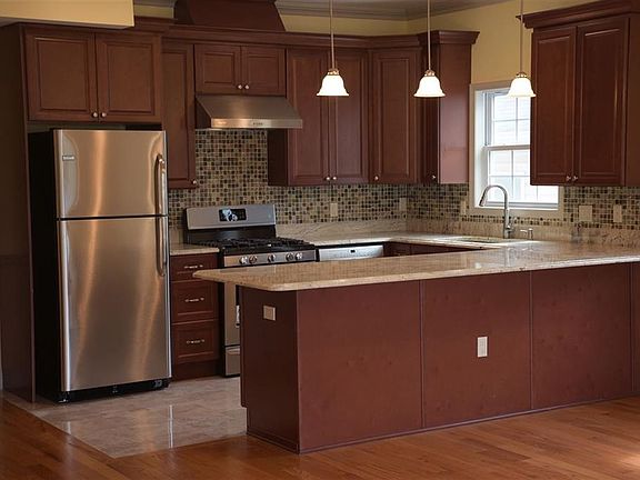 3rd image of 48 Belmont Ave