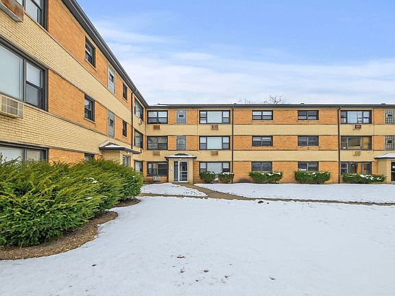 2nd image of 7900 S Paxton Ave #3C