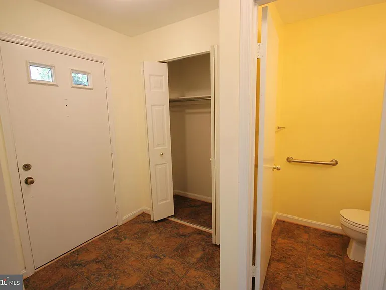 3920 Bradwater St — Photo 2