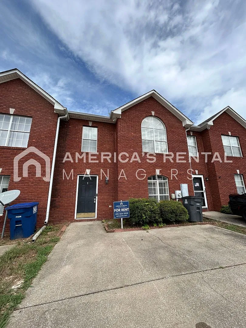 Town home for Rent in Helena, AL! — Photo 2