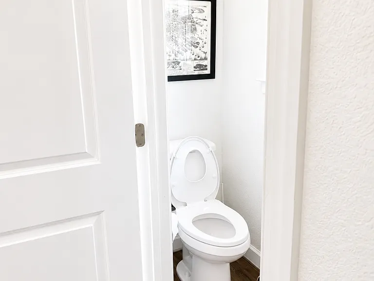 4300 Pinter Ln #4300 — Photo 6