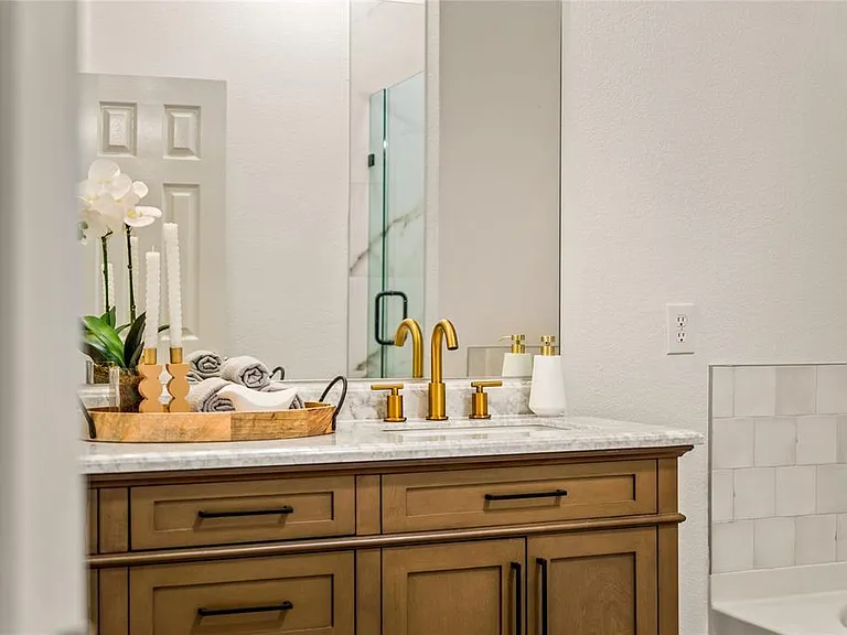8433 Hawks Nest Dr — Photo 31