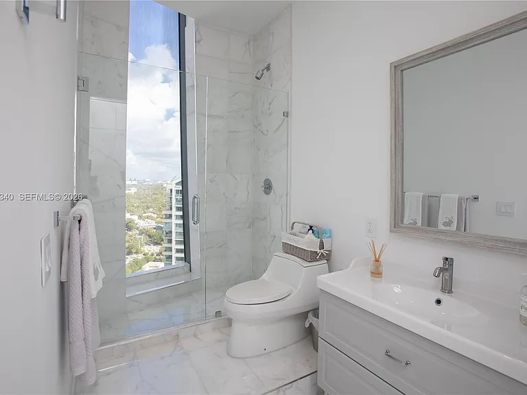 2821 S Bayshore Dr #20D — Photo 11