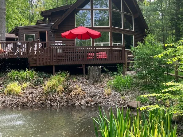 17126 Catsden Rd, Chagrin Falls, OH 44023