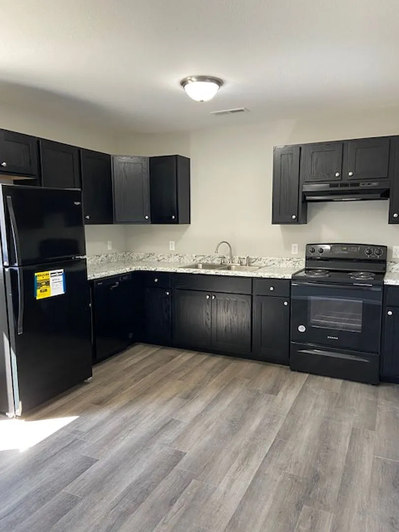 2606 Hickman Rd — Photo 2