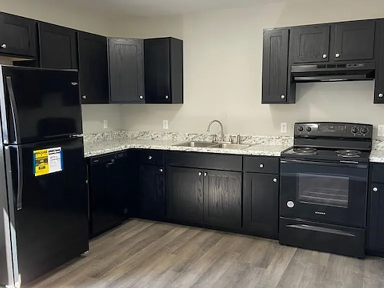 2606 Hickman Rd — Photo 2