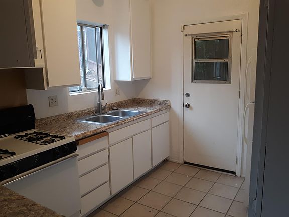 4th image of 12624 Julian Ave Unit A