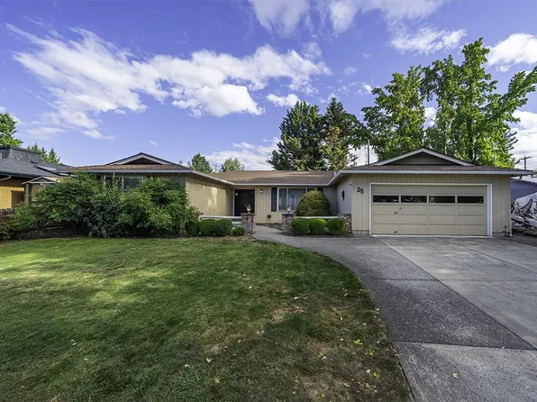25 Donna Way, Central Point, OR 97502
