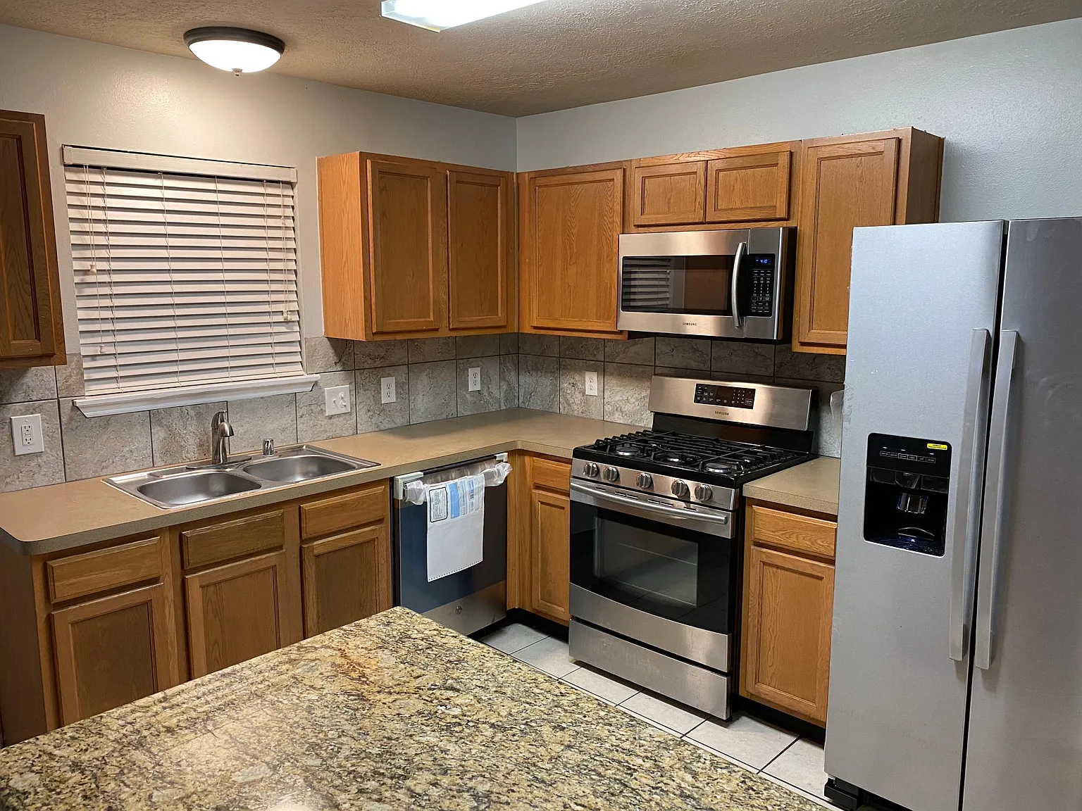 3 bed, 1263 sqft, $1,650 — Photo 2