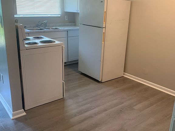 4th image of 27 Gunckel Ave #35